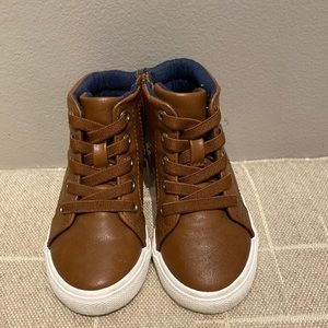 NEVER WORN: Toddler Size 7 Cat and Jack Shoe boys